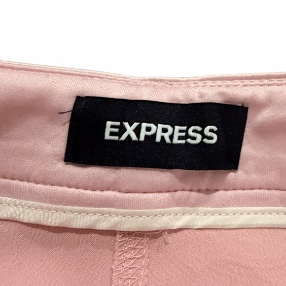 Express Light Pink Belted Satin Dress Shorts - Size 6 - Picture 6 of 13